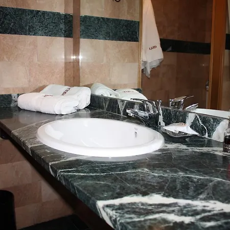 Kerala Otel San Esteban de Pravia